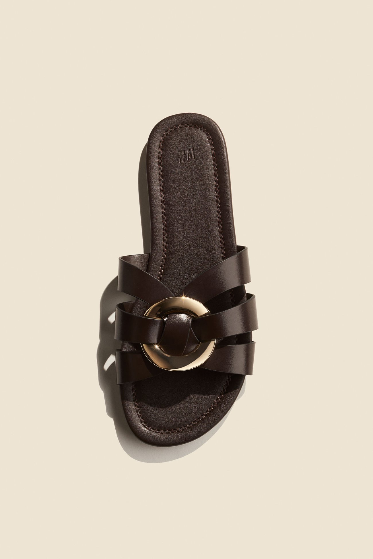 Sandalen mit verschlungenen Riemen